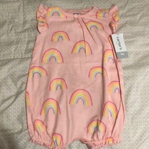 NWT Carter’s rainbow outfit